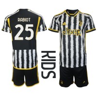 Dječji Nogometni Dres Juventus Adrien Rabiot #25 Domaci 2023-24 Kratak Rukav (+ Kratke hlače)